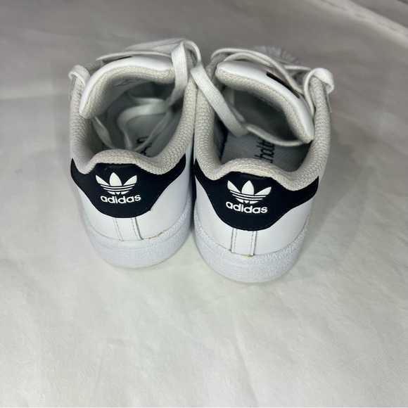 Adidas superstar shoes white/black size 9k toddler - Picture 4 of 7